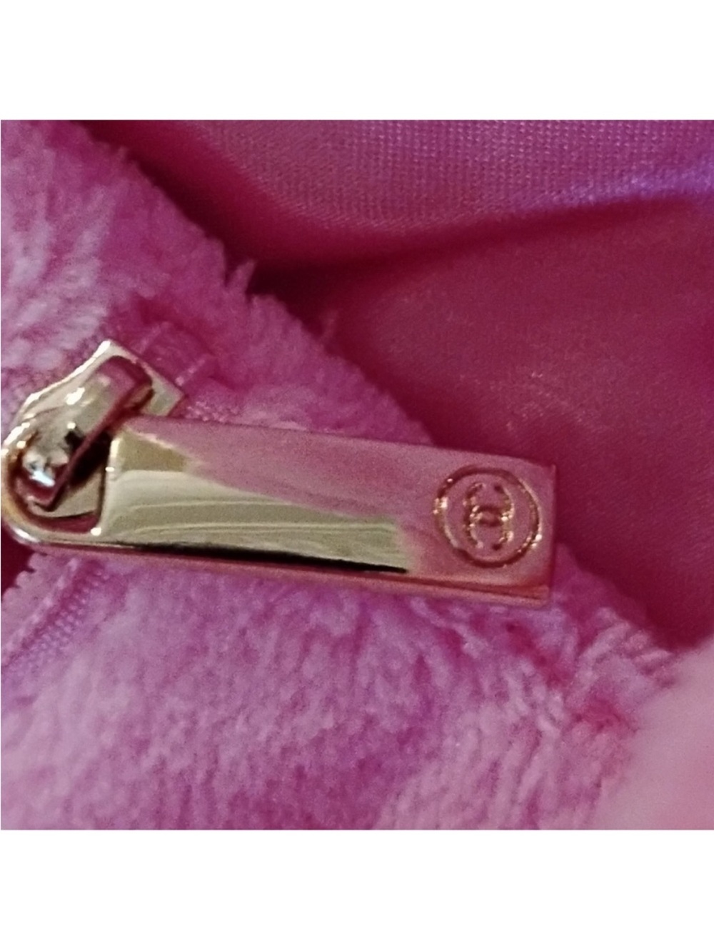 CHANEL Pink Plush Shoulder Bag with White CC Logo VIP GWP - Picture 11 of 12